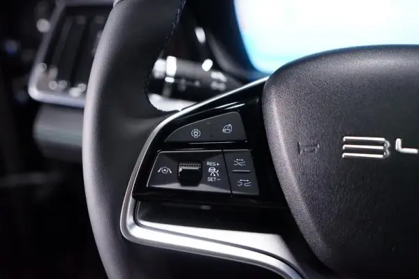 BYD Seal U 87 kWh design 36