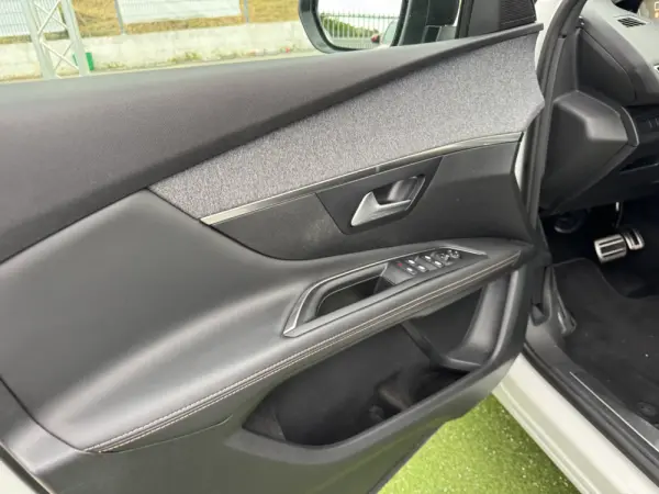 Peugeot 3008 1.6 BlueHDi GT Line EAT6 20