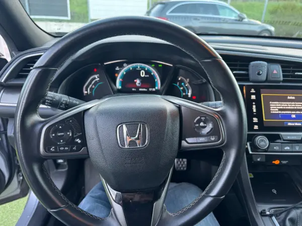 Honda Civic 1.0 i-VTEC Executive Premium 14