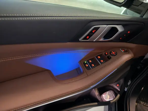 BMW X5 50 e xDrive Edição Desportiva M 16