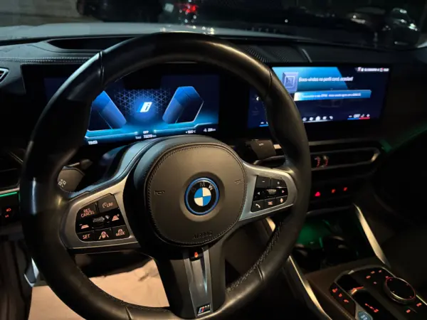 BMW i4 eDrive40 Pack Desportivo M 32