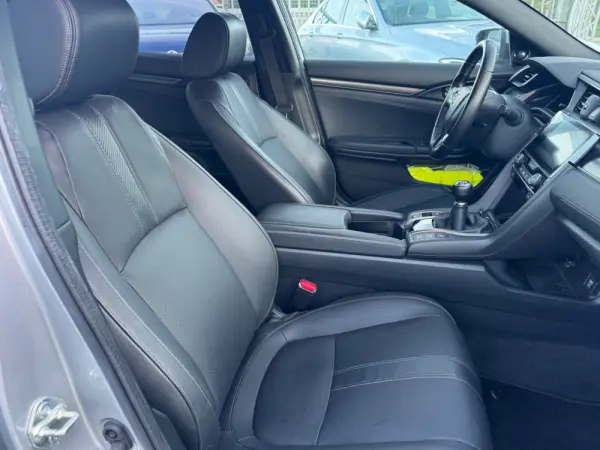 Honda Civic 1.0 i-VTEC Executive Premium 21