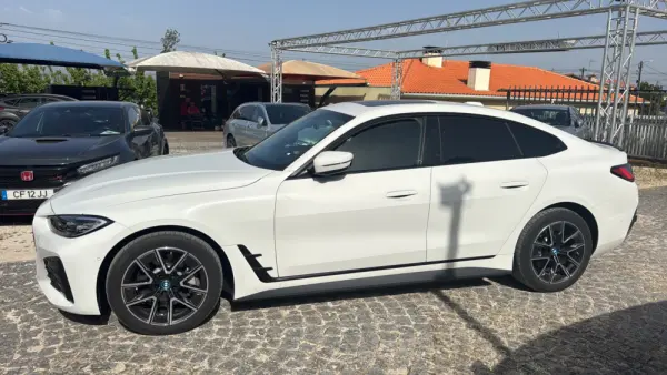 BMW i4 eDrive40 Pack Desportivo M 48