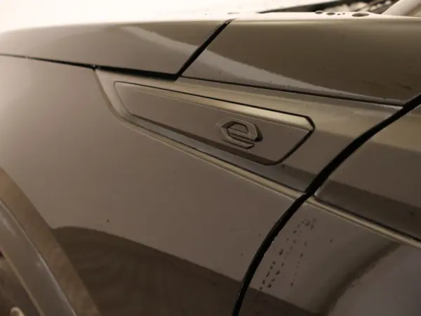 Peugeot e-2008 50 kWh Allure Pack 8