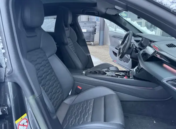 Audi e-tron GT quattro 9