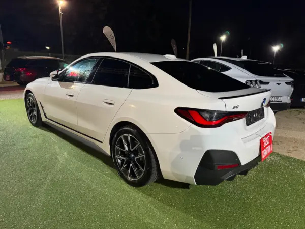 BMW i4 eDrive40 Pack Desportivo M 11