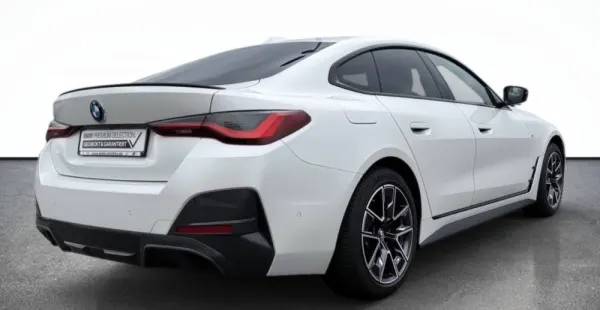 BMW i4 eDrive40 Pack Desportivo M 7