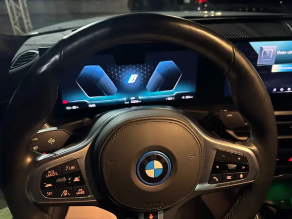 BMW i4 eDrive40 Pack Desportivo M 31