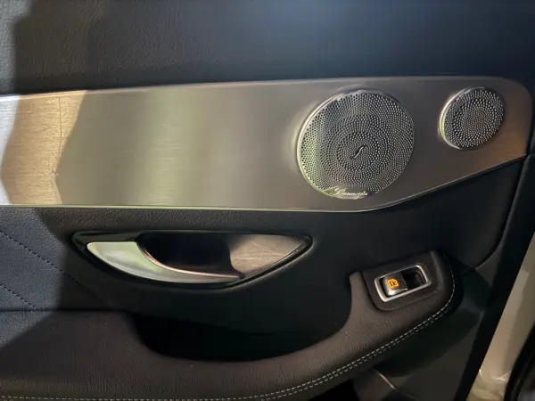 Mercedes-Benz C 300 de AMG Line 19