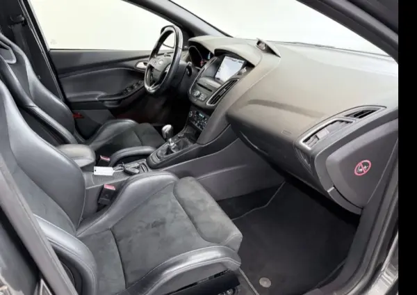 Ford Focus 2.3 EcoBoost RS Pack Performance 7