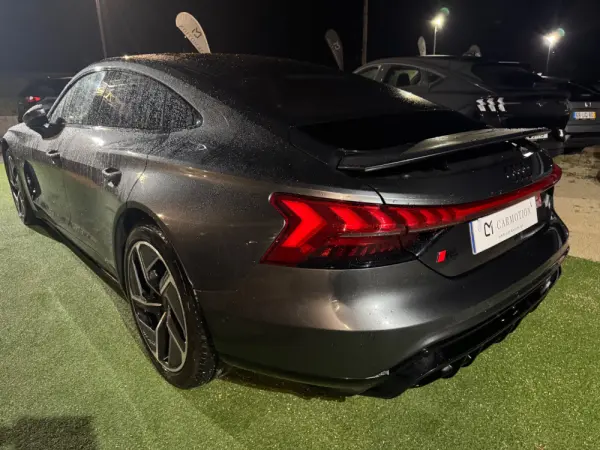 Audi e-tron GT quattro 18