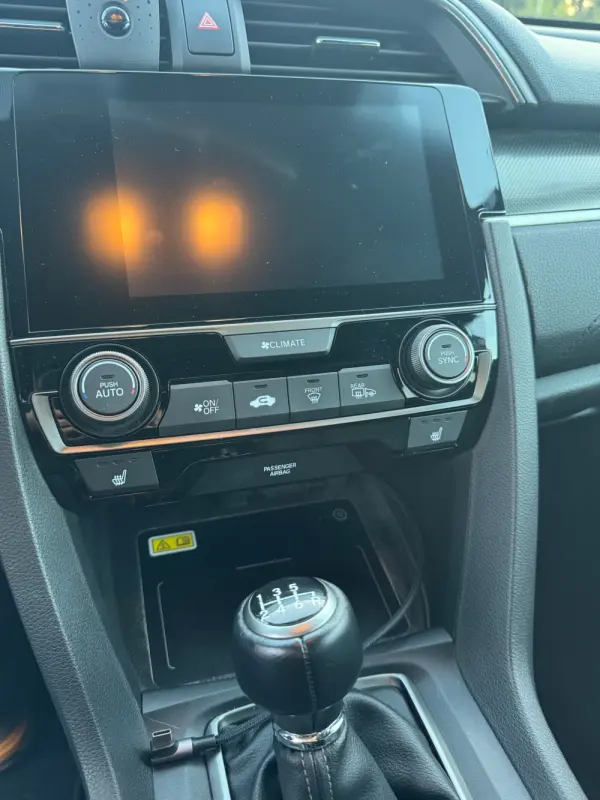 Honda Civic 1.0 i-VTEC Executive Premium 20