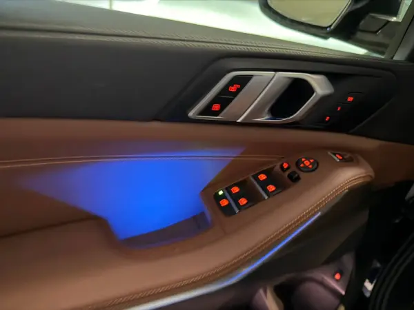 BMW X5 50 e xDrive Edição Desportiva M 13