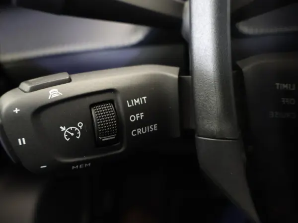 Peugeot e-2008 50 kWh Allure Pack 23