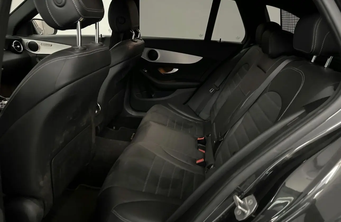 Mercedes-Benz C 300 de AMG Line 5