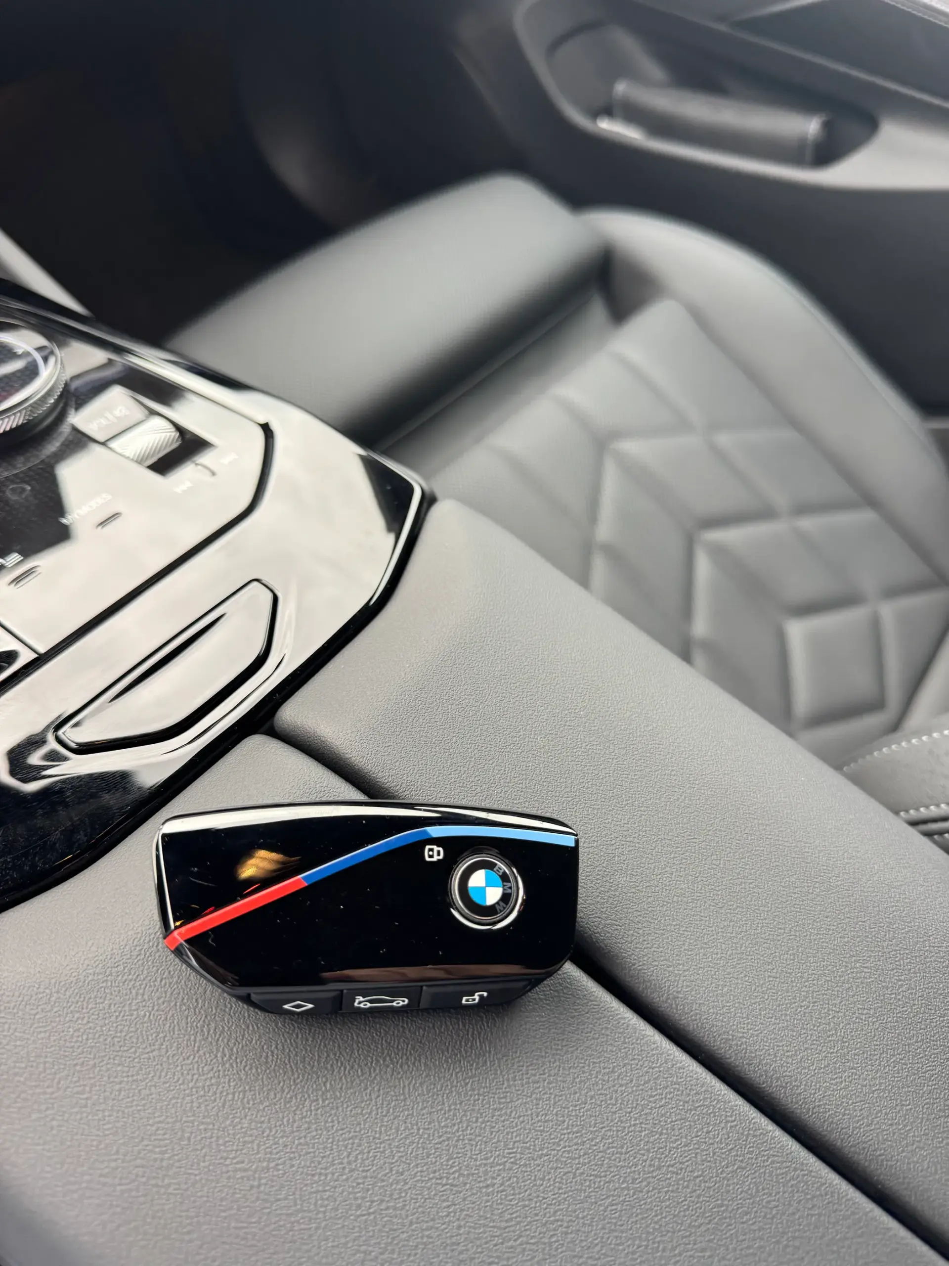 BMW i5 M60 23