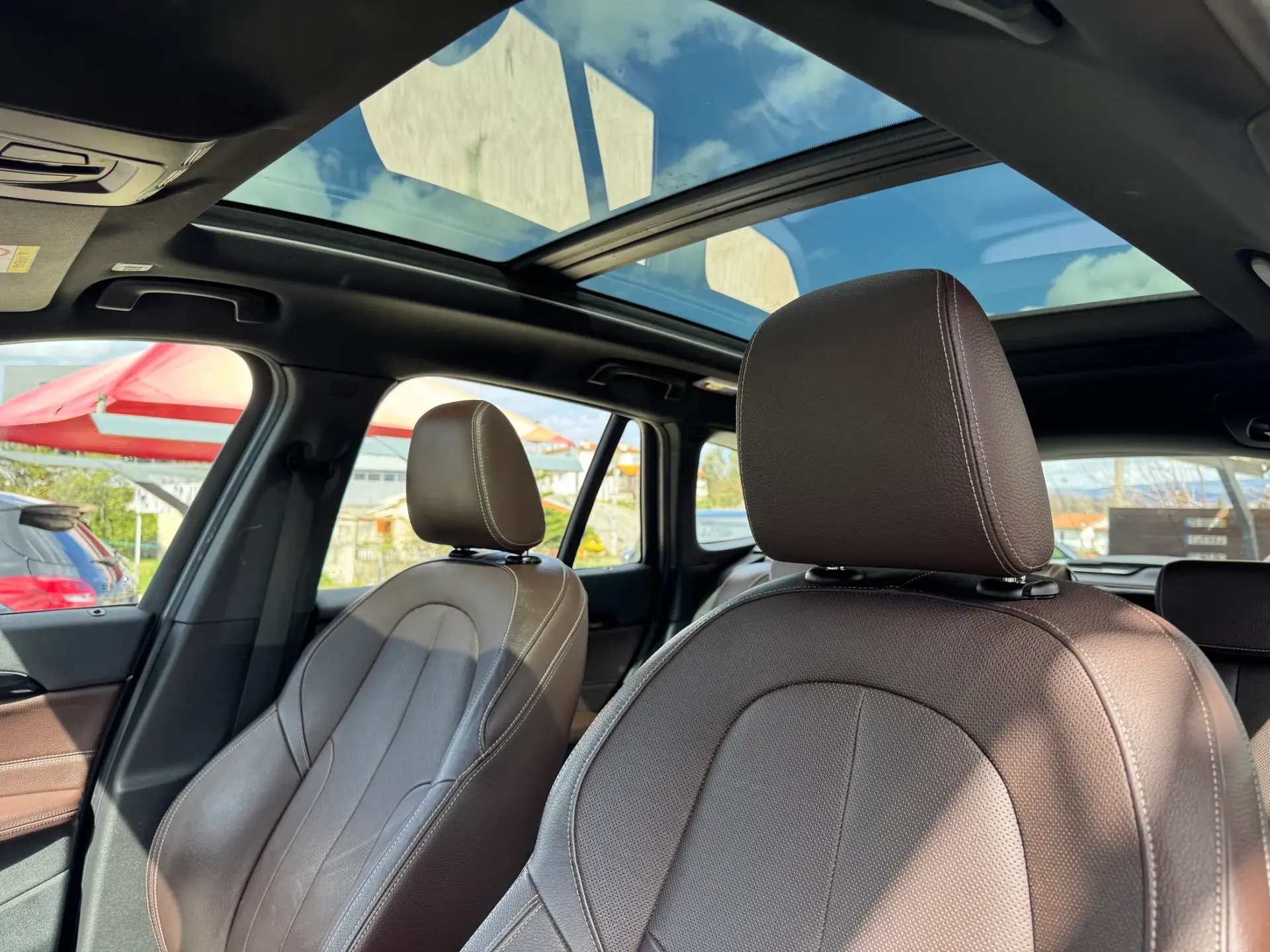 BMW X1 16 d sDrive Auto Line Sport 28