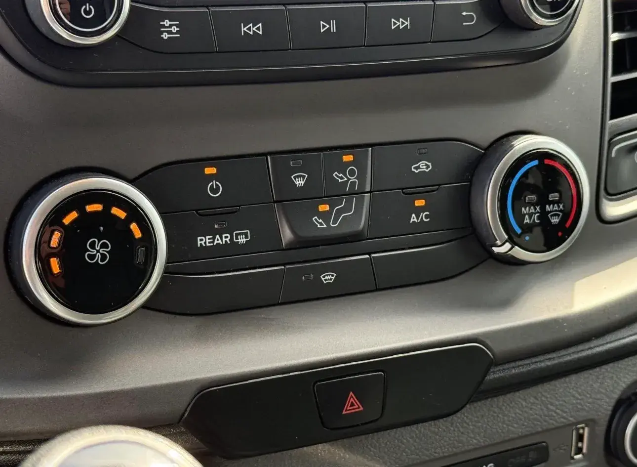 Ford Transit Custom 320L1 2.0 H1-T.B.Ambiente 6