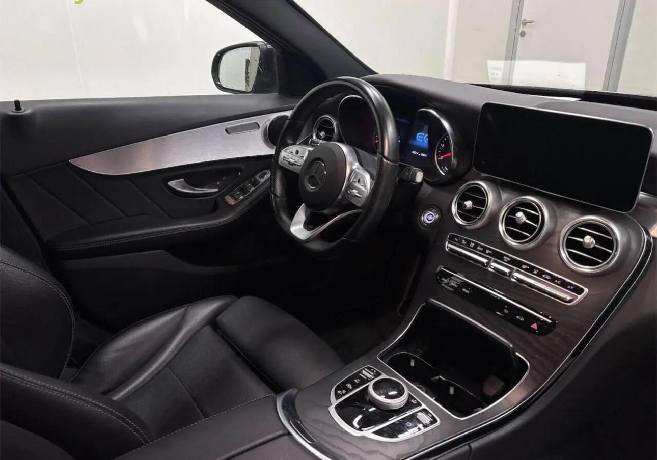 Mercedes-Benz C 300 de AMG Line 3