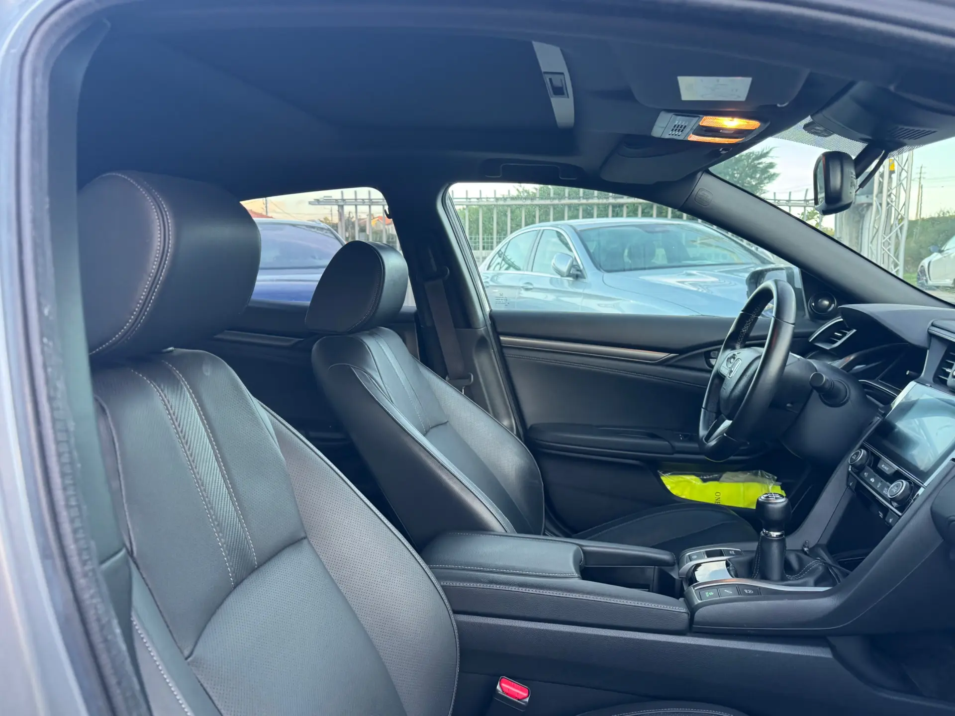 Honda Civic 1.0 i-VTEC Executive Premium 22