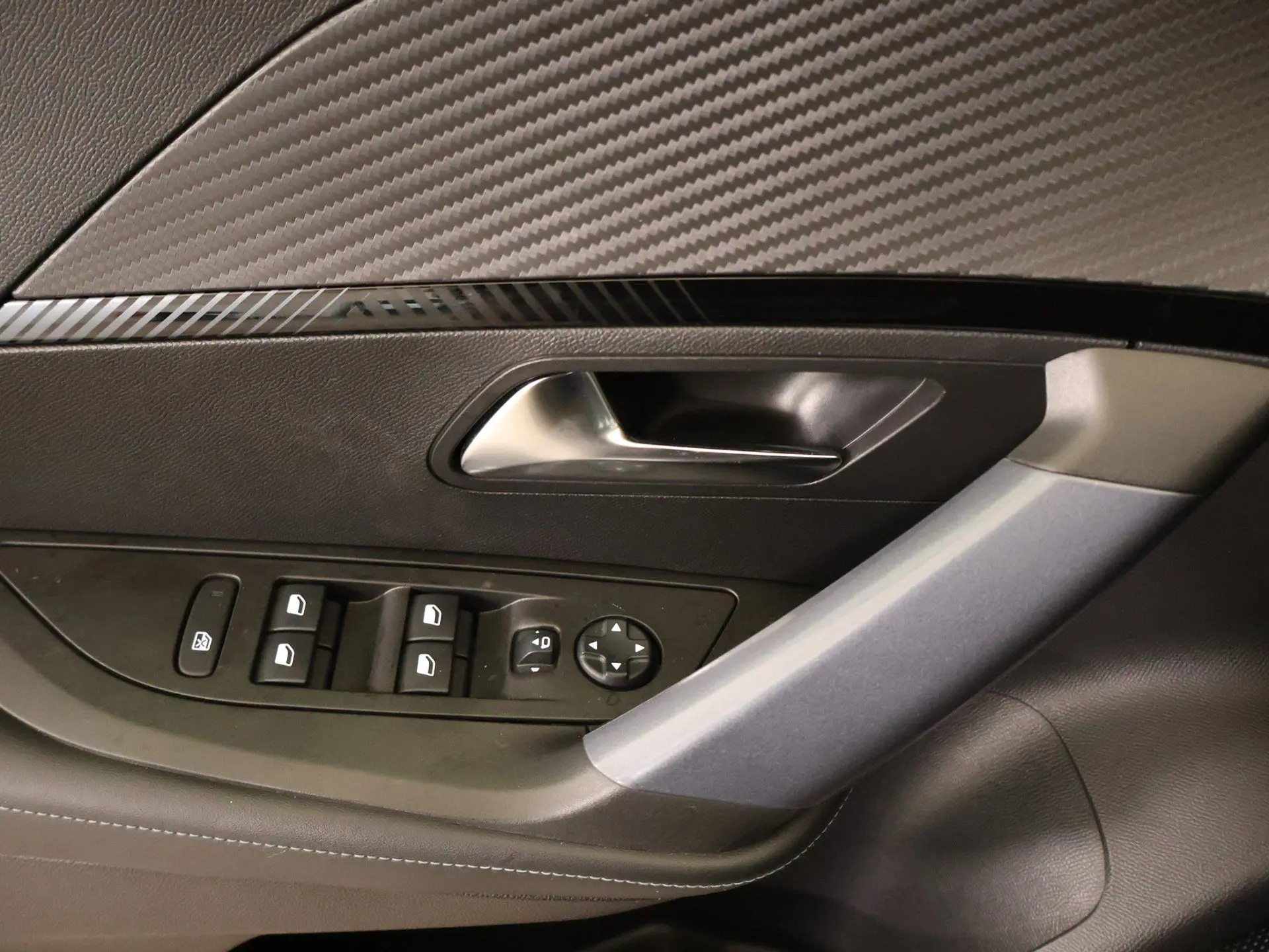 Peugeot e-2008 50 kWh Allure Pack 20