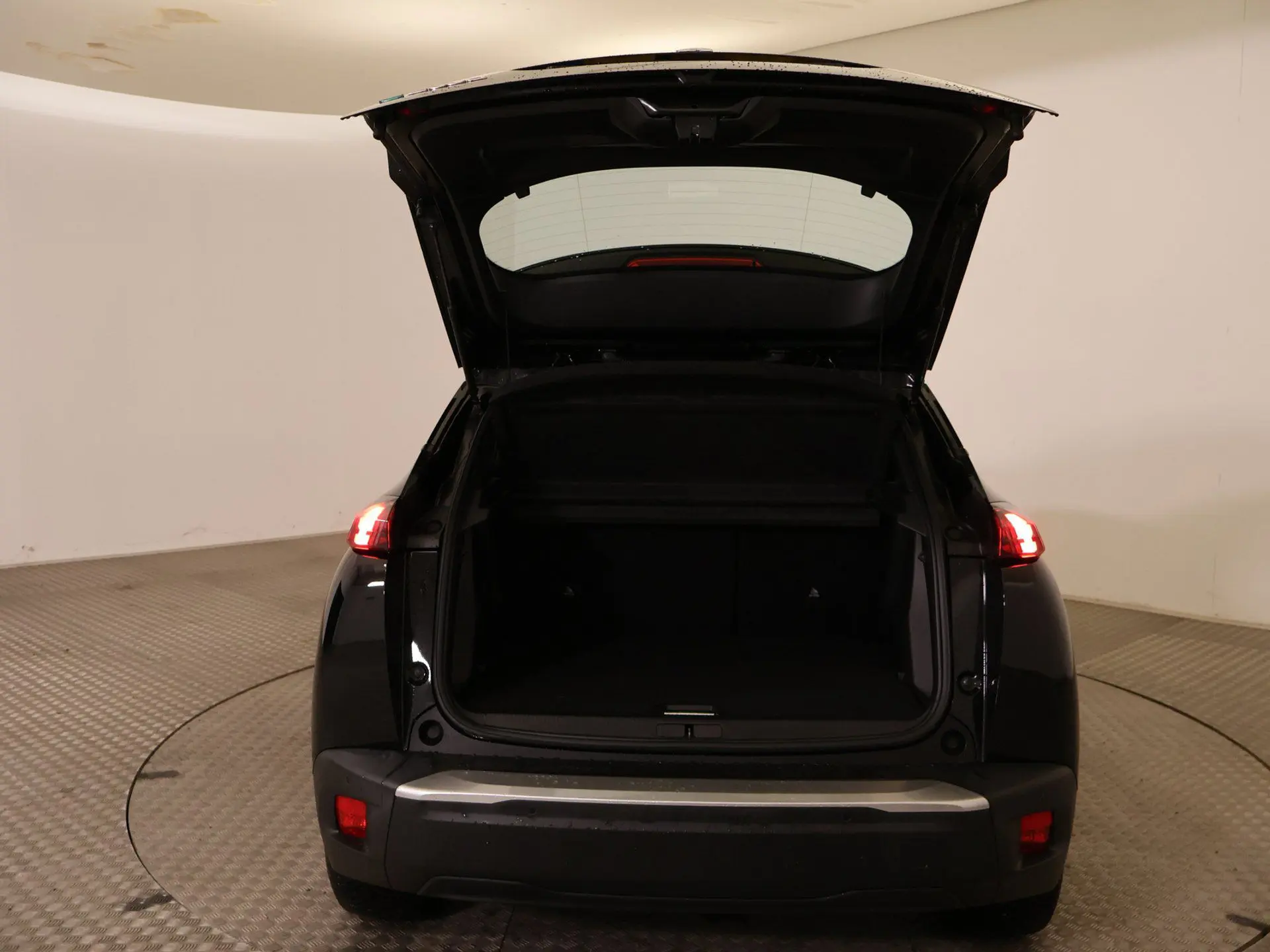 Peugeot e-2008 50 kWh Allure Pack 31