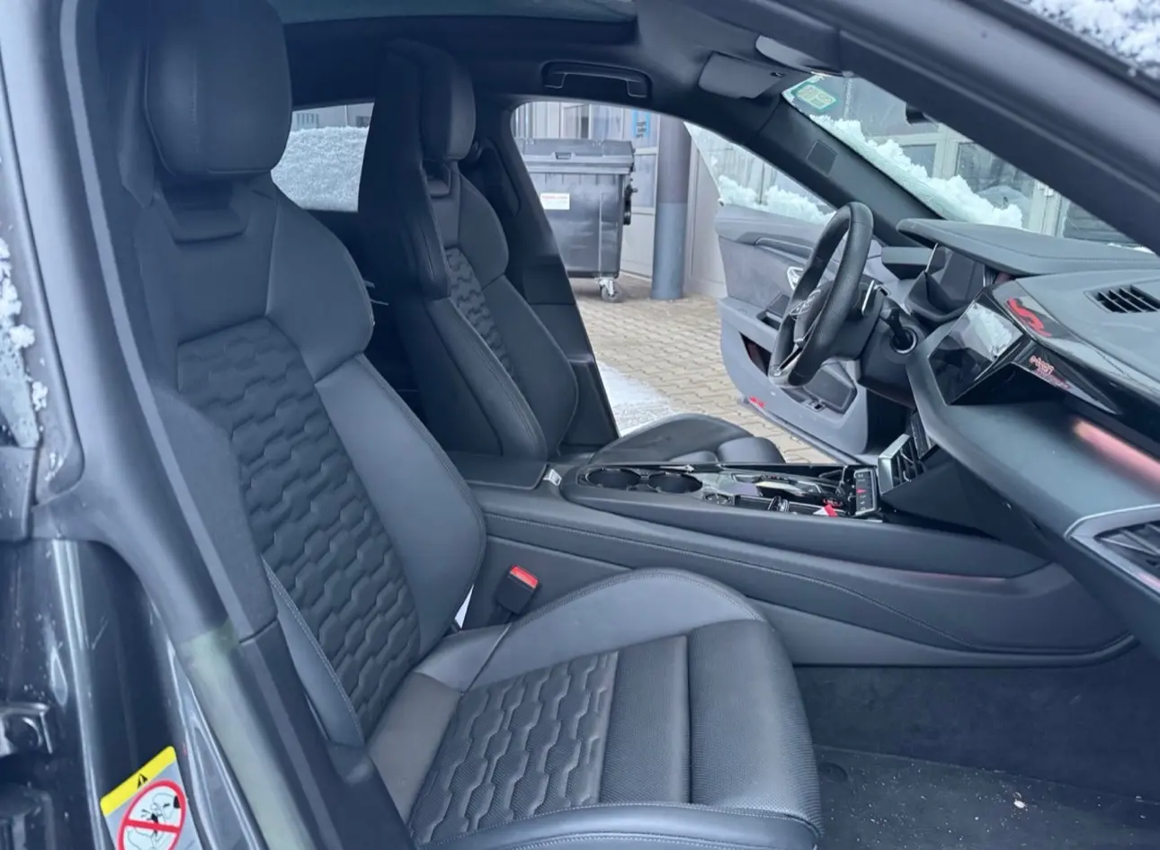 Audi e-tron GT quattro 9