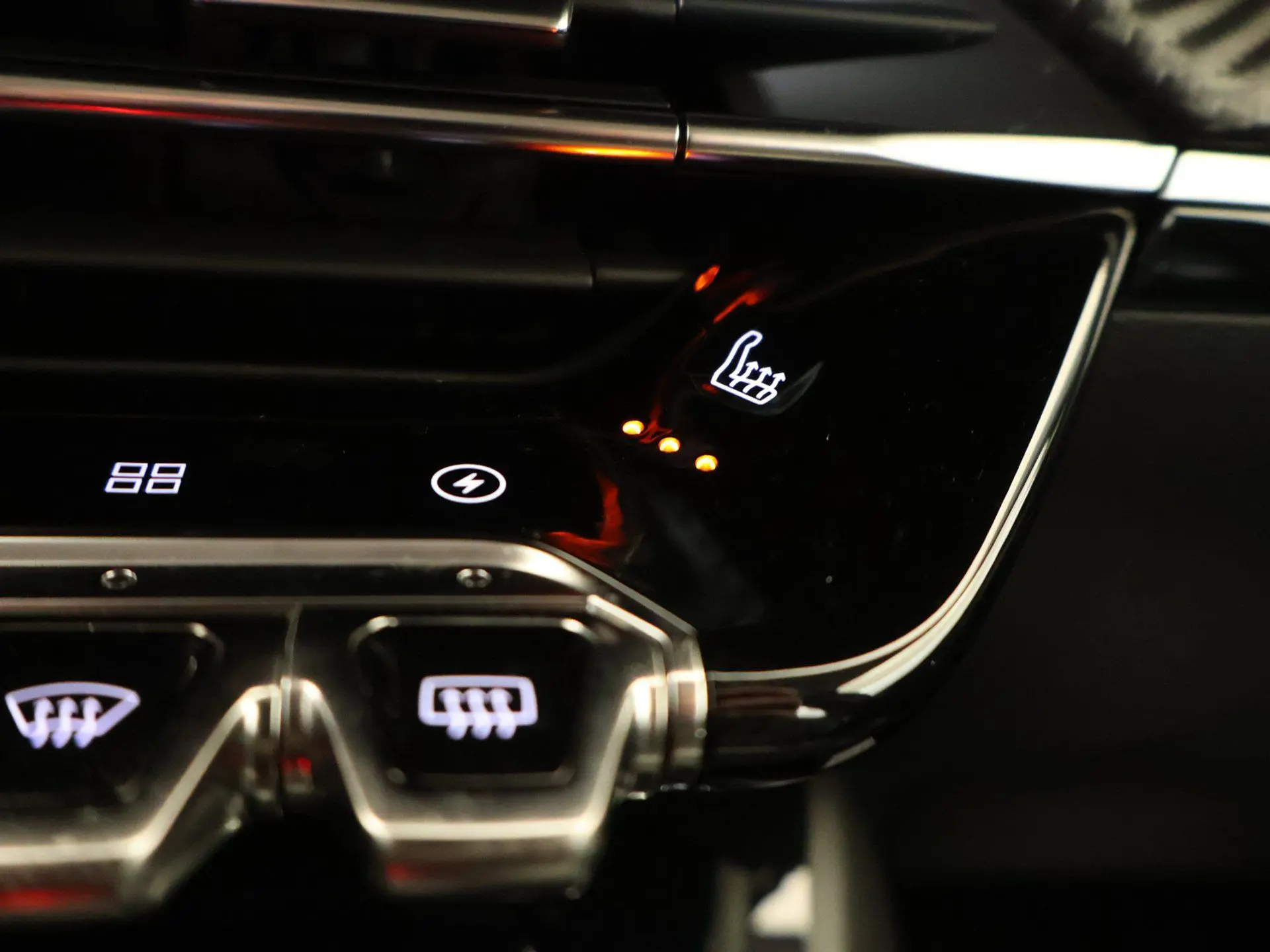 Peugeot e-2008 50 kWh Allure Pack 12