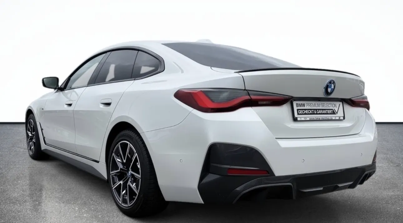 BMW i4 eDrive40 Pack Desportivo M 8