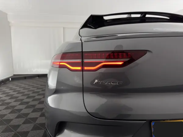 Jaguar I-Pace EV400 AWD HSE 30
