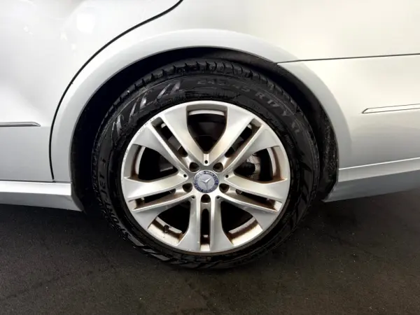 Mercedes-Benz E 250 CDi Elegance BlueEfficiency Auto. 6