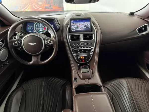 Aston Martin DB11 Coupé V8 Auto 20