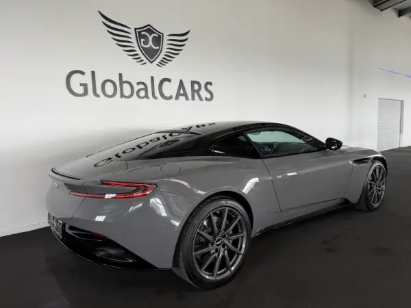 Aston Martin DB11 Coupé V8 Auto 48