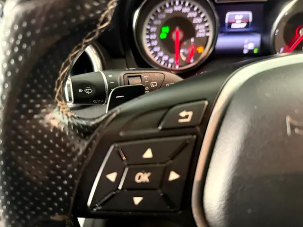 Mercedes-Benz GLA 200 CDi Urban Aut. 27