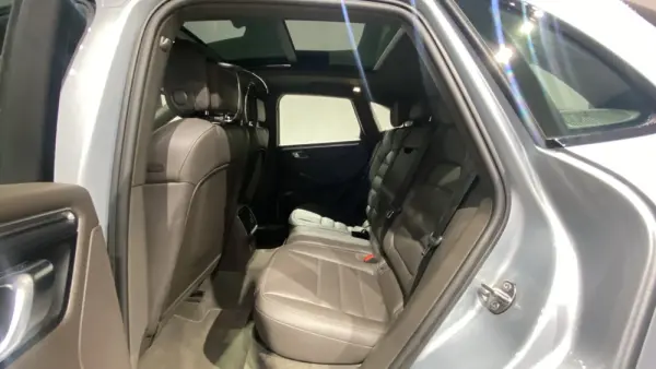 Porsche Macan Outro 8