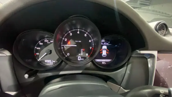 Porsche Macan Outro 12