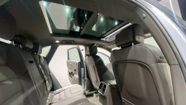 Porsche Macan Outro 14