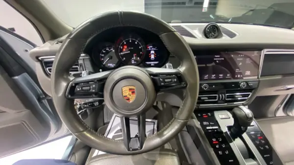 Porsche Macan Outro 21