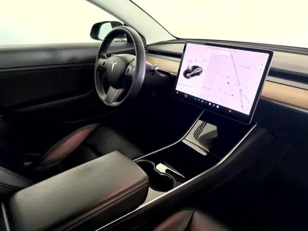 Tesla Model 3 Standard RWD Plus 13