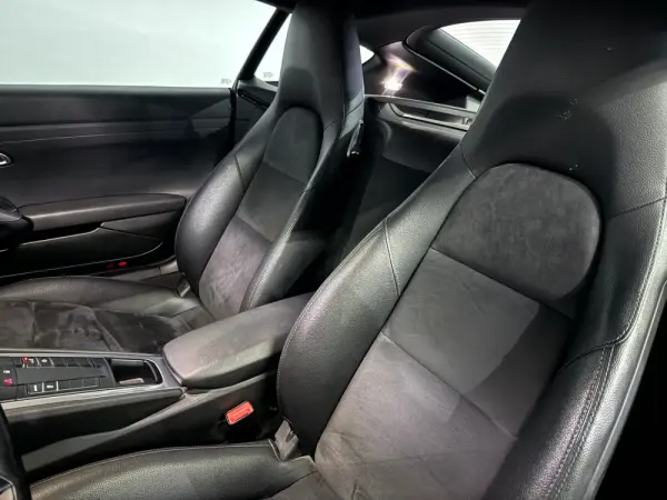 Porsche 718 Cayman 13