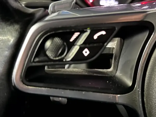 Porsche 718 Cayman 17