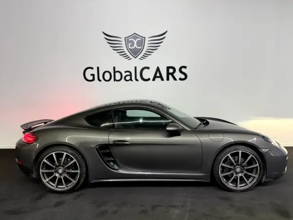 Porsche 718 Cayman 27