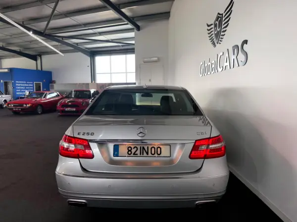 Mercedes-Benz E 250 CDi Elegance BlueEfficiency Auto. 13
