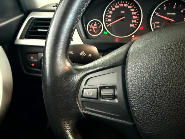 BMW 318 d Navigation 25