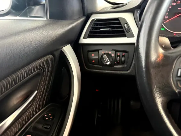 BMW 318 d Navigation 28