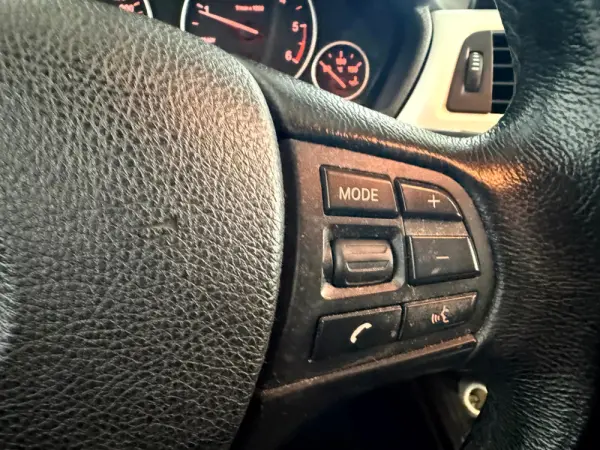 BMW 318 d Navigation 26