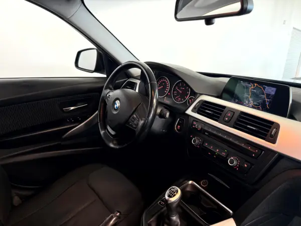 BMW 318 d Navigation 21