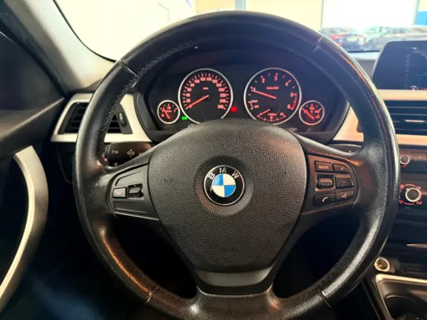 BMW 318 d Navigation 24
