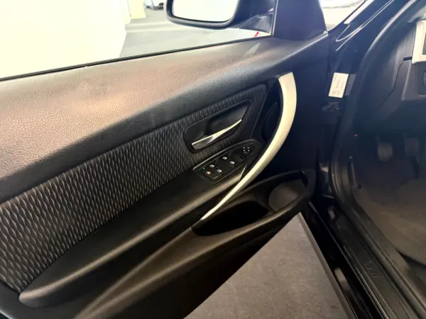 BMW 318 d Navigation 33