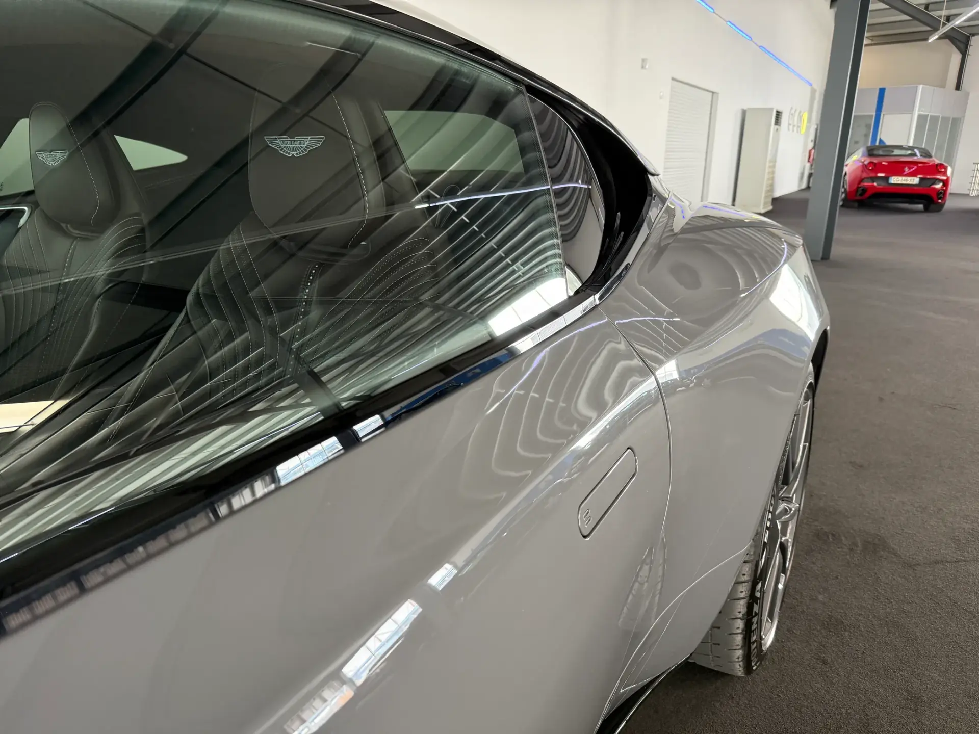 Aston Martin DB11 Coupé V8 Auto 10